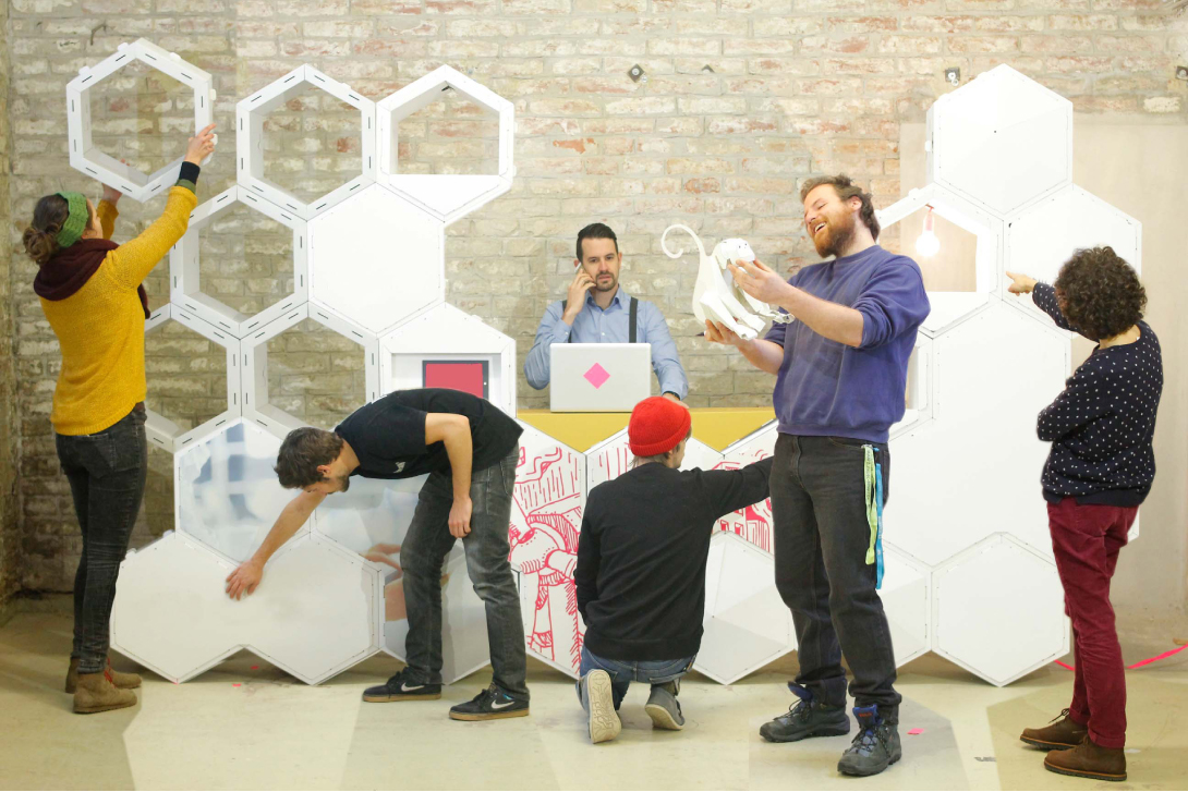 claudia berta_papertown_guggi_genger_HEX brick wall system_06